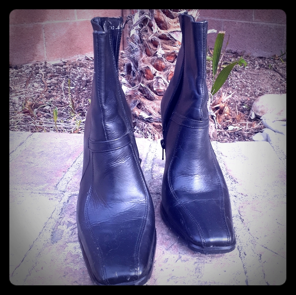 Women Boots Heels. Zipper Leather